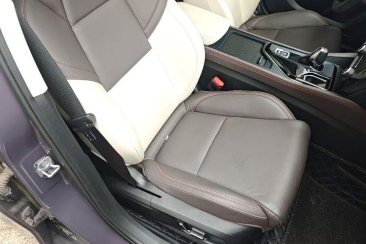 Used Lynk & Co 02 2021 1.5TD DCT Two-Wheel Drive Champion Edition Right Front Seat