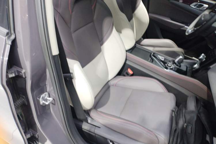 Used Lynk & Co 02 2021 2.0TD Automatic Two-Wheel Drive Zhaoshang Champion Edition Right Front Seat
