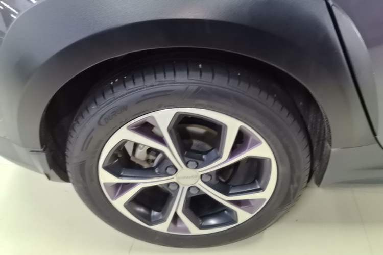 Used Lynk & Co 02 2021 1.5TD DCT Two-Wheel Drive Zhaoyao Plus Right Rear Wheel Hub