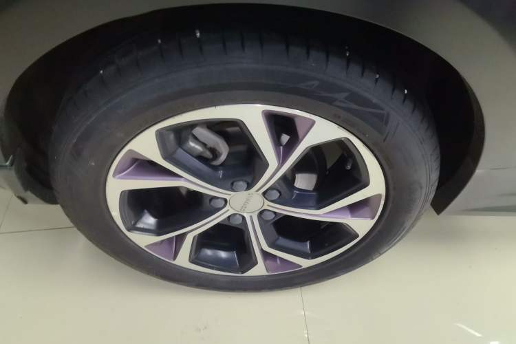 Used Lynk & Co 02 2021 1.5TD DCT Two-Wheel Drive Zhaoyao Plus Right Rear Wheel Hub