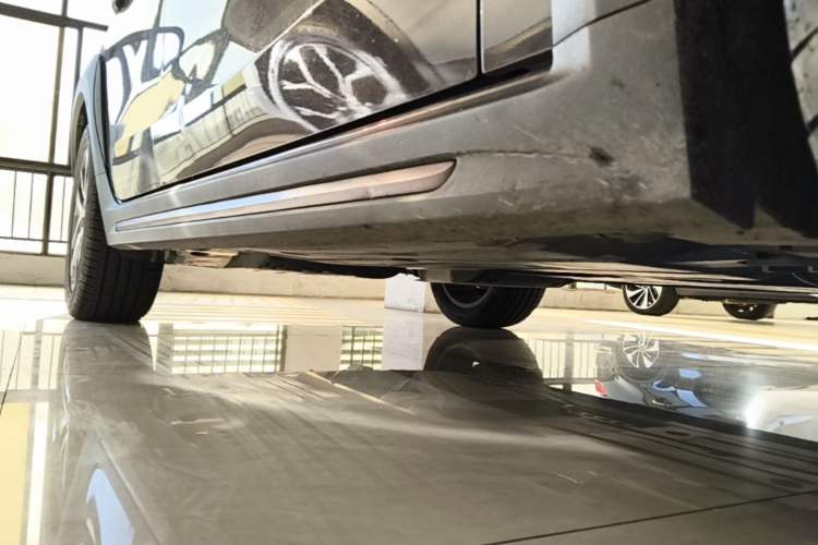Used Lynk & Co 02 2021 1.5TD DCT Two-Wheel Drive Champion Edition Right Side Sill