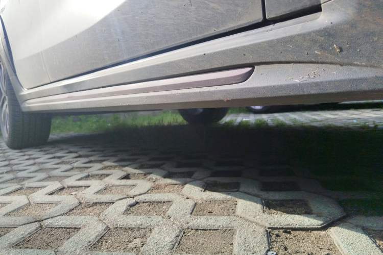 Used Lynk & Co 02 2021 1.5TD DCT Two-Wheel Drive Champion Edition Right Side Sill