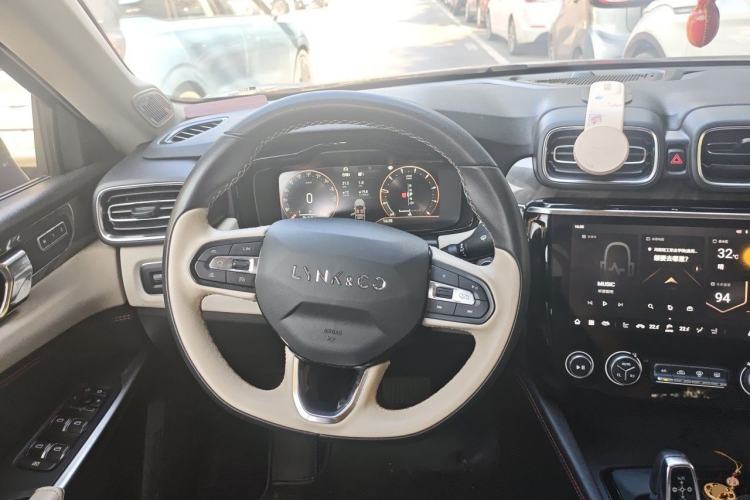 Used Lynk & Co 02 2021 1.5TD DCT Two-Wheel Drive Champion Edition Steering Wheel