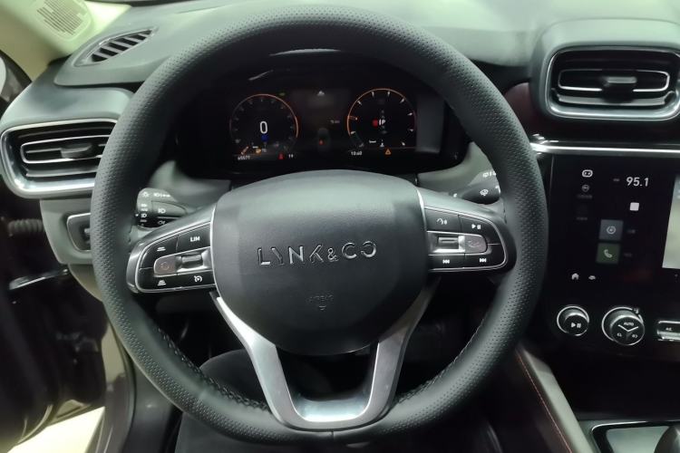 Used Lynk & Co 02 2021 1.5TD DCT Two-Wheel Drive Zhaoyao Plus Steering Wheel