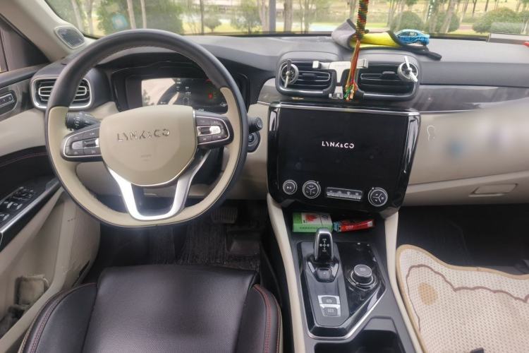 Used Lynk & Co 02 2021 2.0TD Automatic Two-Wheel Drive Zhaoshang Champion Edition Center Console
