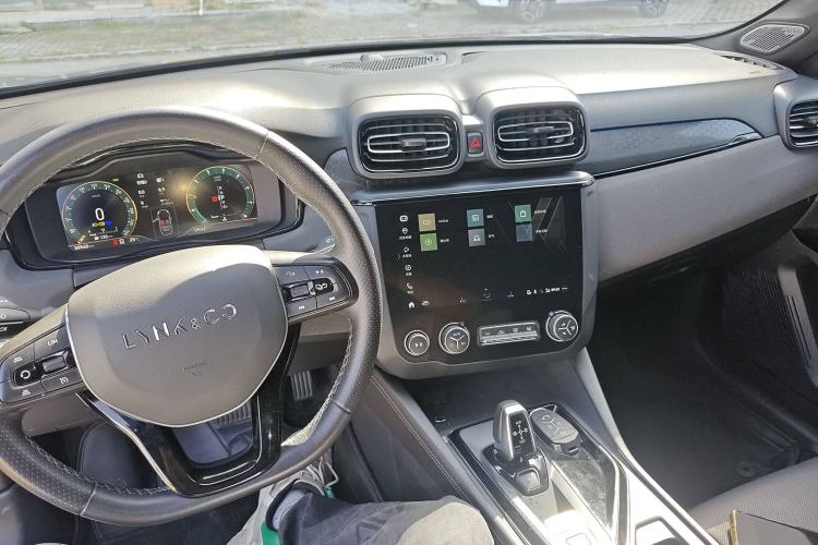 Used Lynk & Co 02 2021 1.5TD DCT Two-Wheel Drive Champion Edition Interior 2