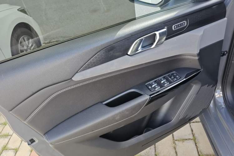 Used Lynk & Co 02 2021 1.5TD DCT Two-Wheel Drive Champion Edition Interior 7