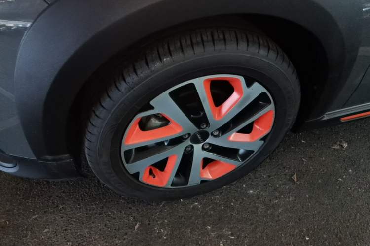 Used Lynk & Co 02 2021 1.5TD DCT Two-Wheel Drive Champion Edition Left Front Wheel Hub