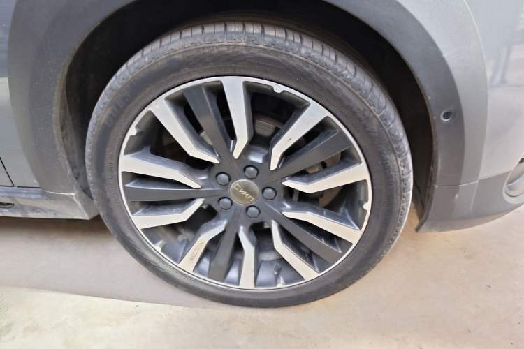 Used Lynk & Co 02 2021 2.0TD Automatic Two-Wheel Drive "Jin" Champion Edition Right Front Wheel Hub