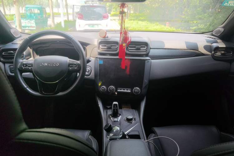 Used Lynk & Co 02 2021 2.0TD Automatic Two-Wheel Drive "Jin" Champion Edition Center Console
