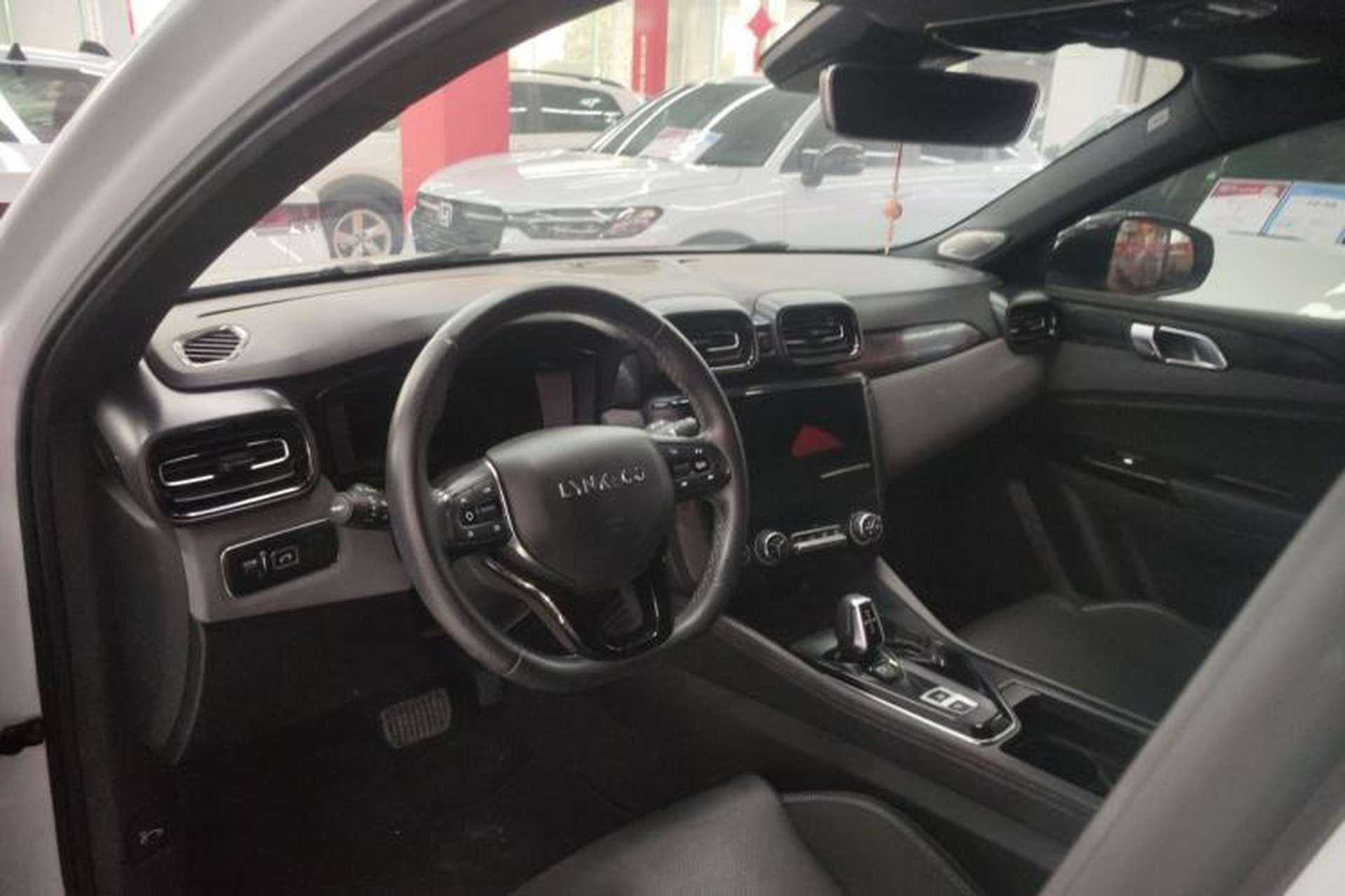 Used Lynk & Co 02 2021 1.5TD DCT Two-Wheel Drive Champion Edition Center Console