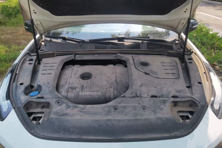 Used Lynk & Co 02 2021 2.0TD Automatic Two-Wheel Drive "Jin" Champion Edition Engine Bay