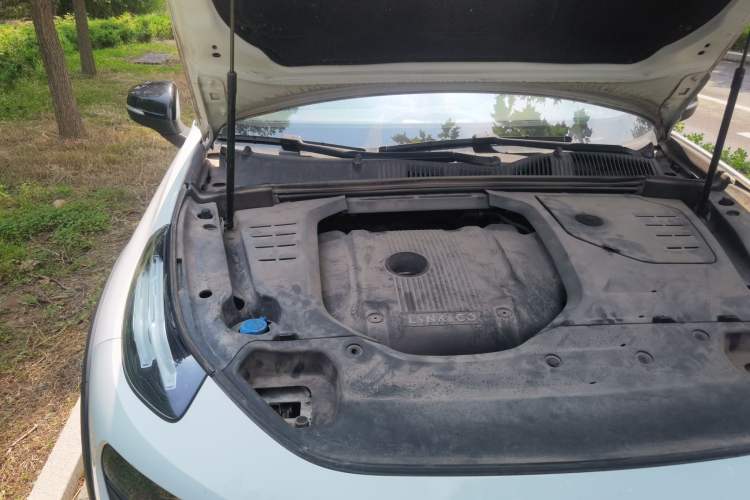 Used Lynk & Co 02 2021 2.0TD Automatic Two-Wheel Drive "Jin" Champion Edition Engine Bay Right