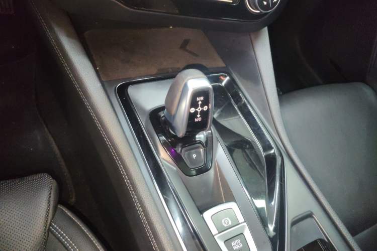 Used Lynk & Co 02 2021 1.5TD DCT Two-Wheel Drive Champion Edition Gear Lever