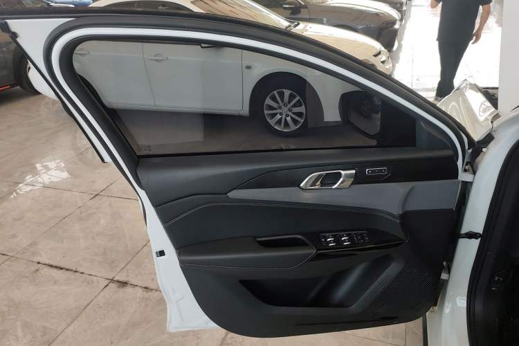 Used Lynk & Co 02 2021 1.5TD DCT Two-Wheel Drive Champion Edition Interior 6
