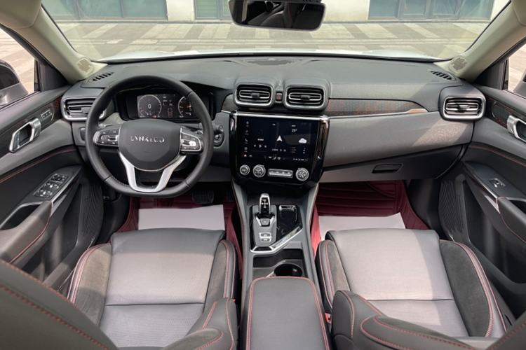 Used Lynk & Co 02 2021 1.5TD DCT Two-Wheel Drive Champion Edition Interior 8