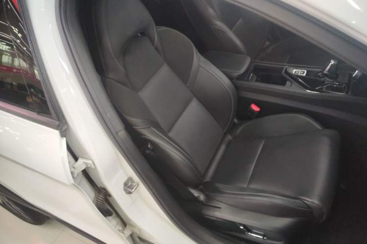 Used Lynk & Co 02 2021 1.5TD DCT Two-Wheel Drive Champion Edition Right Front Seat