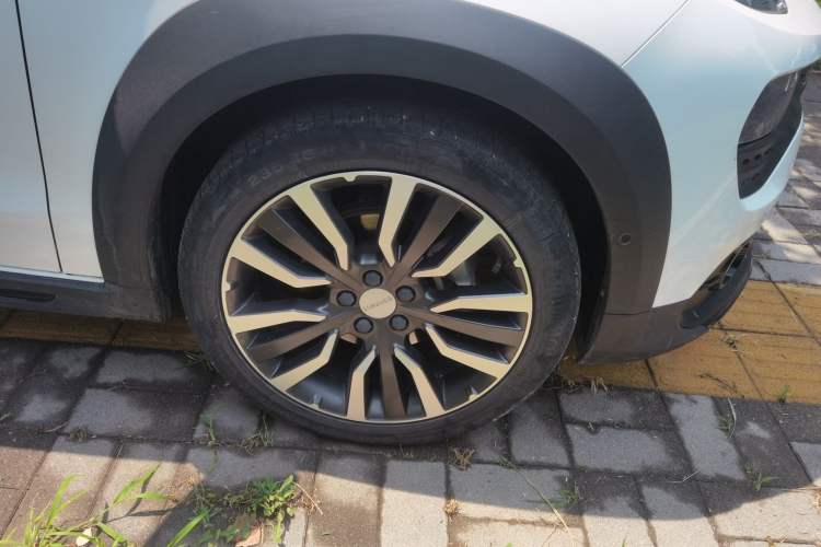 Used Lynk & Co 02 2021 2.0TD Automatic Two-Wheel Drive "Jin" Champion Edition Right Front Wheel Hub