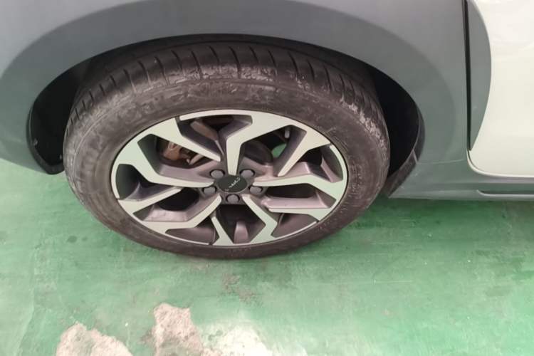 Used Lynk & Co 02 2021 1.5TD DCT Two-Wheel Drive Power Plus Right Rear Wheel Hub