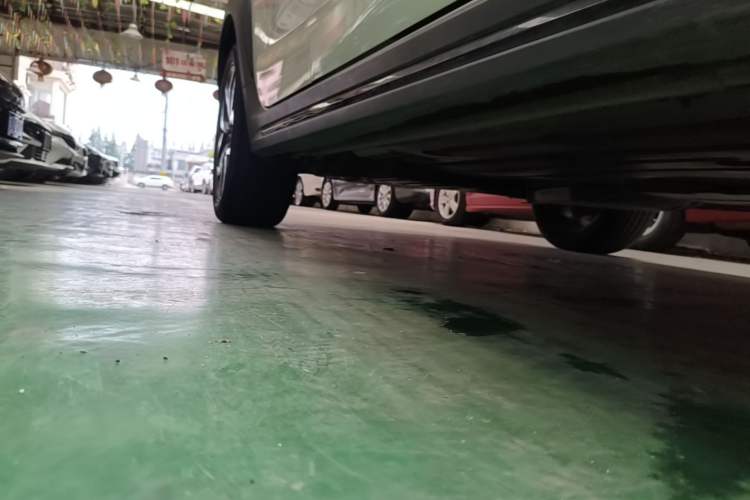 Used Lynk & Co 02 2021 1.5TD DCT Two-Wheel Drive Power Plus Right Side Sill