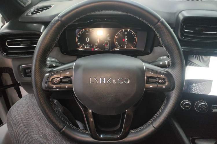 Used Lynk & Co 02 2021 1.5TD DCT Two-Wheel Drive Champion Edition Steering Wheel