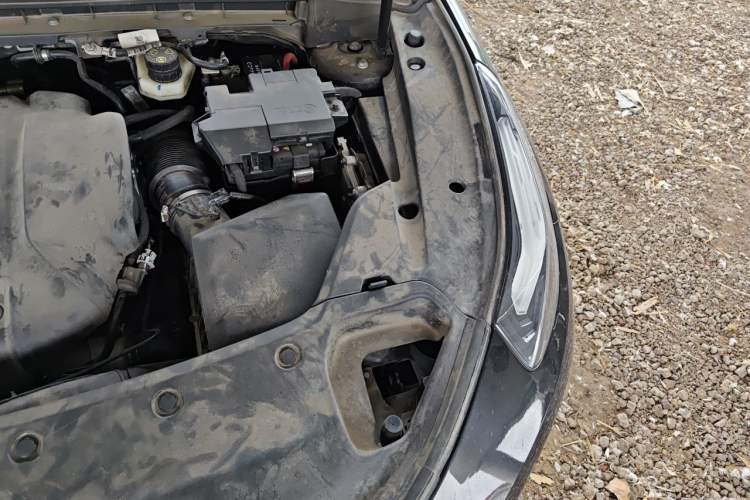 Used Lynk & Co 02 2022 2.0T DCT Shine Pro Engine Bay Left