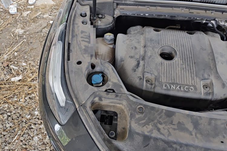 Used Lynk & Co 02 2022 2.0T DCT Shine Pro Engine Bay Right