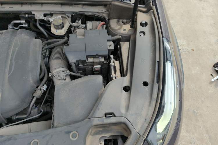 Used Lynk & Co 02 2022 2.0T DCT Shine Pro Engine Bay Left