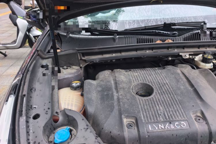 Used Lynk & Co 02 2022 2.0T DCT Shine Pro Engine Bay Right
