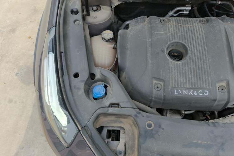 Used Lynk & Co 02 2022 2.0T DCT Shine Pro Engine Bay Right
