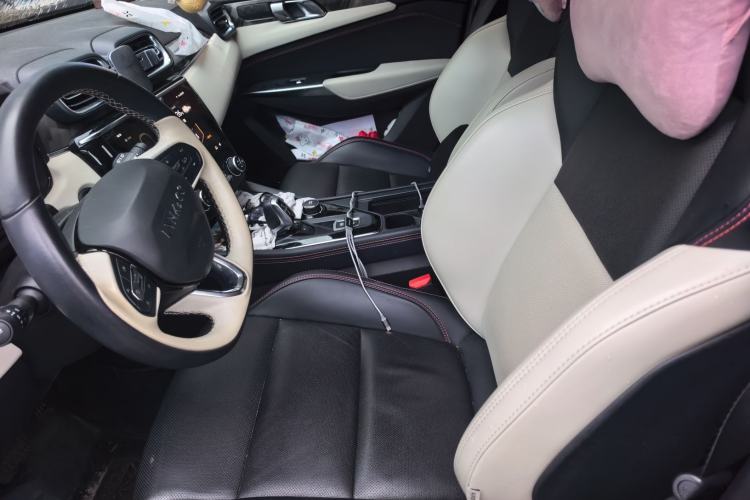Used Lynk & Co 02 2022 2.0T DCT Shine Pro Left Front Seat