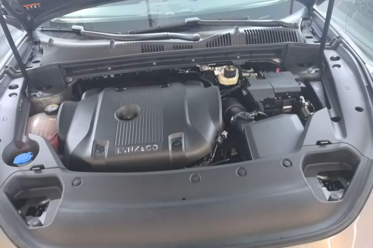 Used Lynk & Co 02 2022 2.0T DCT Shine Pro Engine Bay