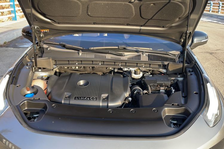 Used Lynk & Co 02 2022 2.0T DCT Shine Pro Engine Bay