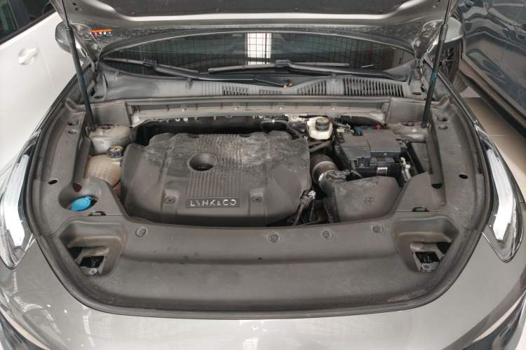 Used Lynk & Co 02 2022 2.0T DCT Shine Plus Engine Bay