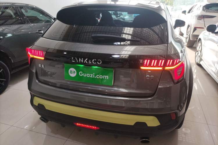 Used Lynk & Co 02 2022 2.0T DCT Shine Plus Exterior 2