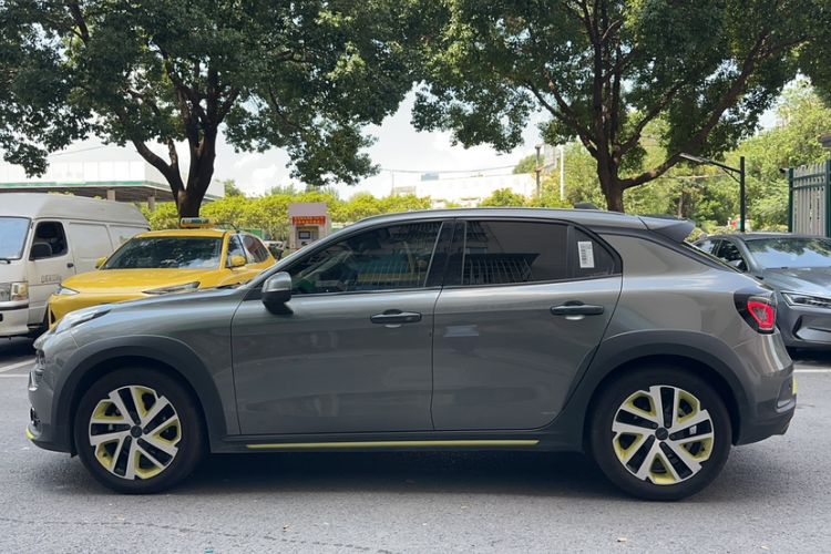 Used Lynk & Co 02 2022 1.5T DCT Shine Pro Exterior 6