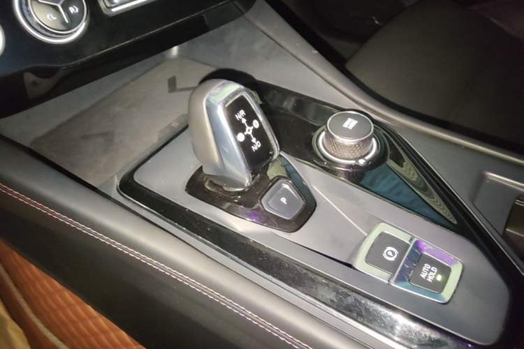 Used Lynk & Co 02 2022 2.0T DCT Shine Pro Gear Lever