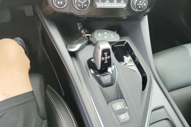 Used Lynk & Co 02 2022 1.5T DCT Shine Pro Gear Lever