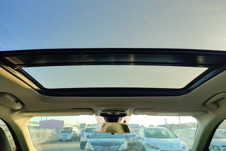 Used Lynk & Co 02 2022 2.0T DCT Shine Plus Headliner