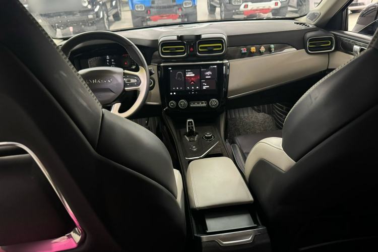Used Lynk & Co 02 2022 2.0T DCT Shine Pro Interior 1