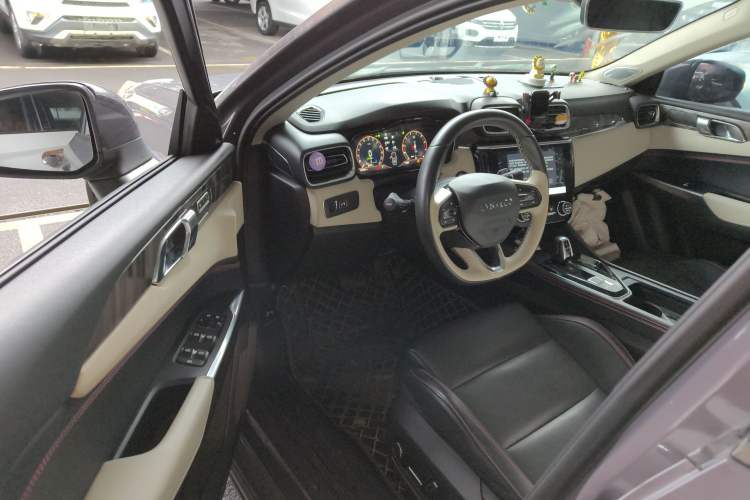 Used Lynk & Co 02 2022 1.5T DCT Shine Pro Interior 3