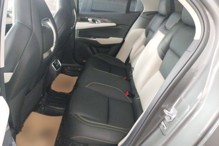 Used Lynk & Co 02 2022 2.0T DCT Shine Plus Interior 4