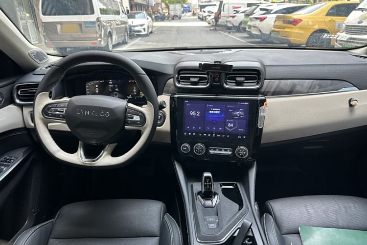 Used Lynk & Co 02 2022 1.5T DCT Shine Pro Interior 6