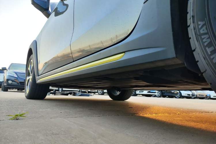 Used Lynk & Co 02 2022 2.0T DCT Shine Plus Left Side Sill