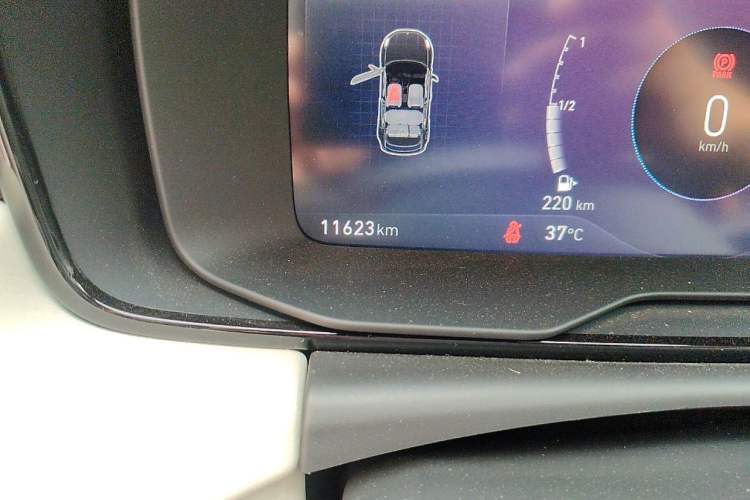 Used Lynk & Co 02 2022 1.5T DCT Shine Pro Odometer Close Up