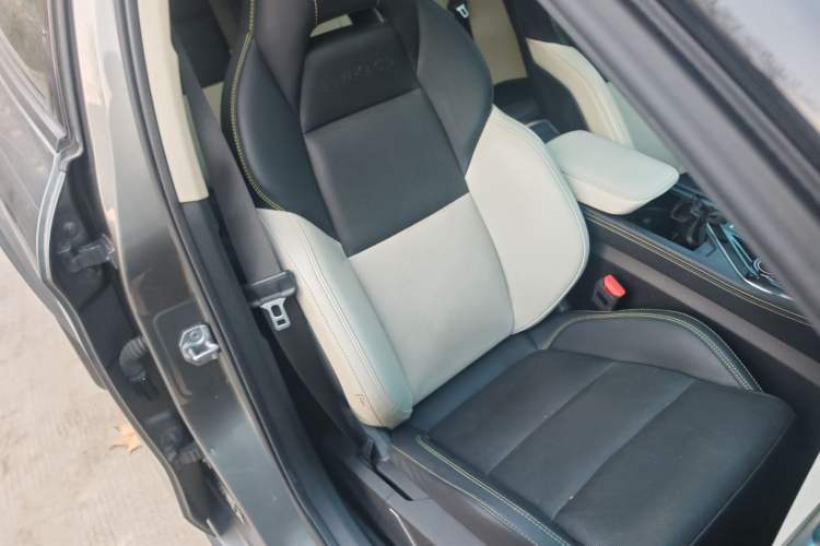 Used Lynk & Co 02 2022 2.0T DCT Shine Pro Right Front Seat