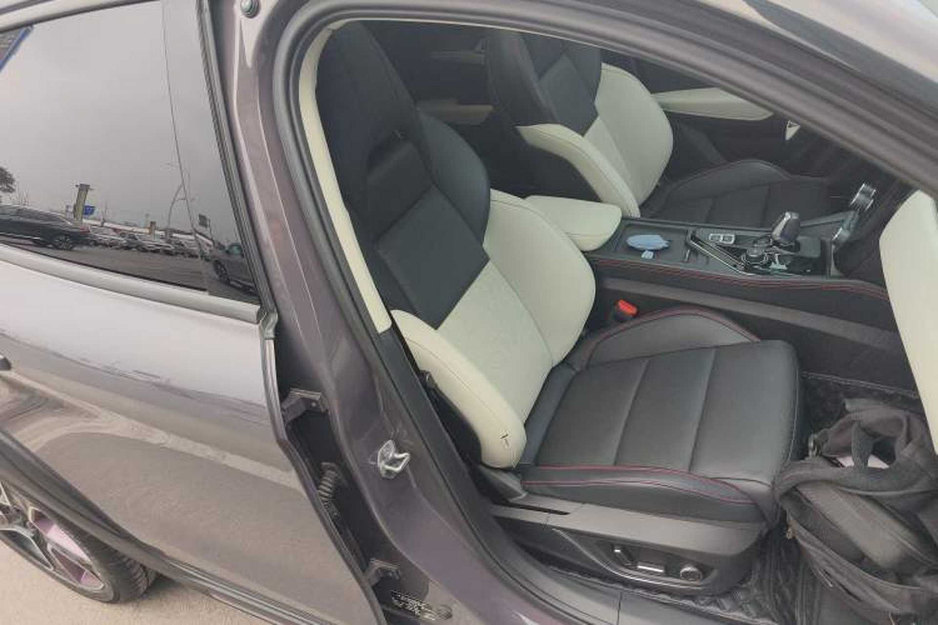 Used Lynk & Co 02 2022 2.0T DCT Shine Pro Right Front Seat