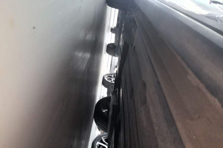 Used Lynk & Co 02 2022 2.0T DCT Shine Pro Right Side Sill