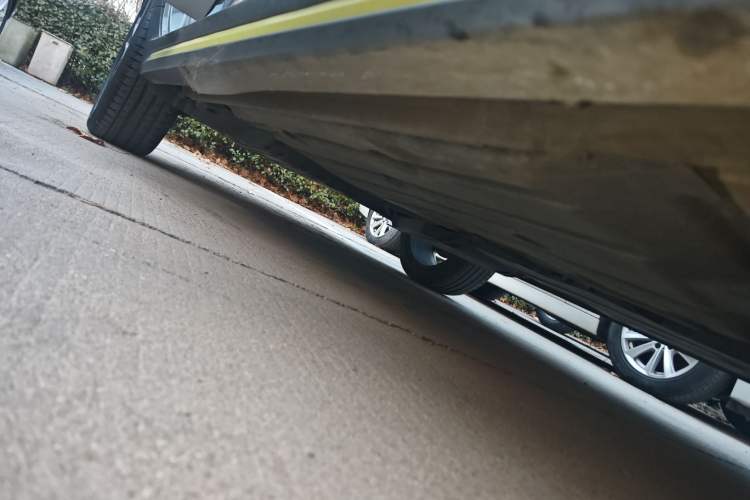 Used Lynk & Co 02 2022 2.0T DCT Shine Pro Right Side Sill