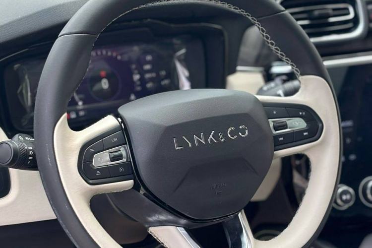 Used Lynk & Co 02 2022 2.0T DCT Shine Plus Steering Wheel